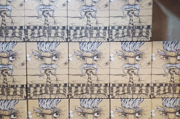 Caixas da exposição de Bruno Honda