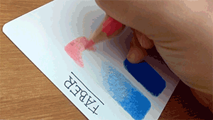 Gif Colorindo Com Lápis de Cor em pequenos movimentos circulares