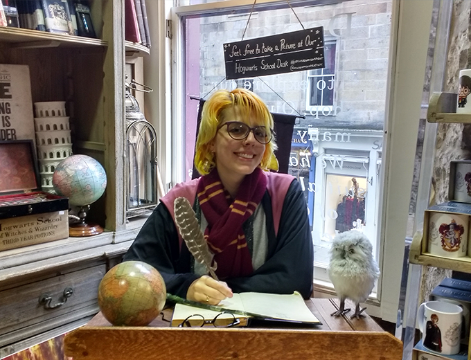 Foto na loja de Edimburgo com roupas de Harry Potter
