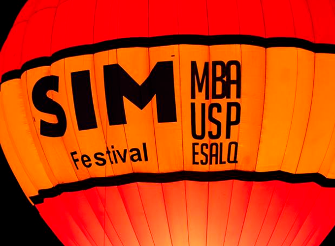Balão com escritos SIM MBA USP ESALQ