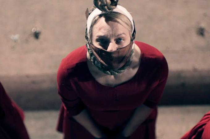 June com uma mordaça - The Handmaid's Tale